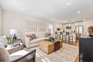 Main picture of 404 Oxford St N