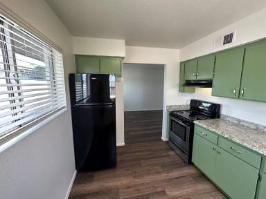 Main picture of 1518 W 5th St