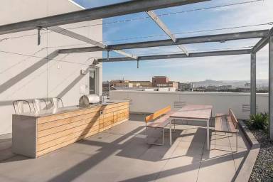 Main picture of 300 Ivy St Apartments