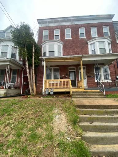 Main picture of 1564 W King St