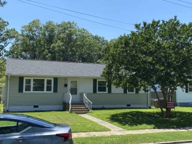 Main picture of 11 Ambrose Ln
