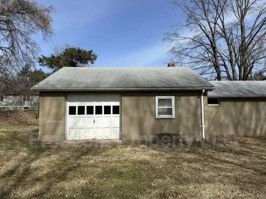 Main picture of 156 Beecher St