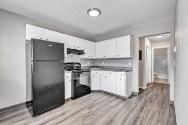 Main picture of 1358 Meriden Rd
