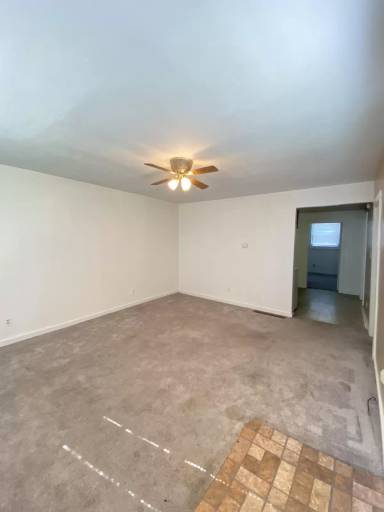 Main picture of 355 N. Oak St. - B