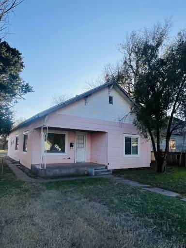 Main picture of 1131 E Oklahoma Ave