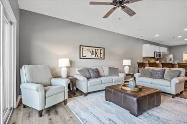 Main picture of 138 Oak Harbor Dr