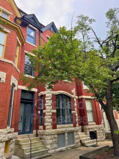 Main picture of 1713 Linden Ave