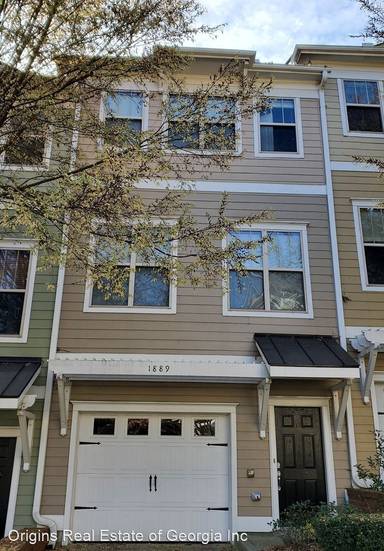 Main picture of 1889 Sterling Oaks Cir NE