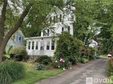Main picture of 462 Washington St