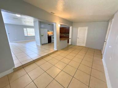Main picture of 930 NW 176th Ter