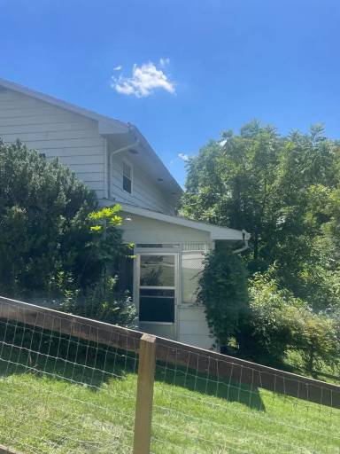 Main picture of 216 Catalpa Pl