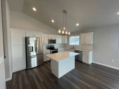 Main picture of 2562 74th Ave S