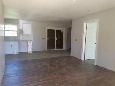 Main picture of 1002 Justice Ave