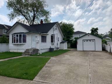 Main picture of 68 1st Ave