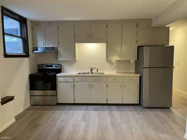 Main picture of 226 1/2 Lindale Ave