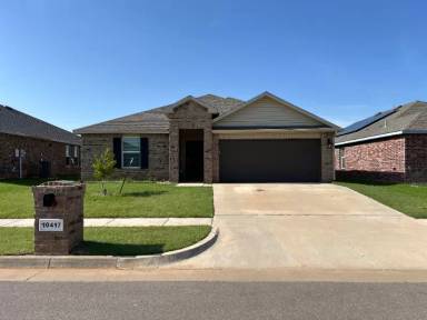 Main picture of 10417 NW 24th Ter