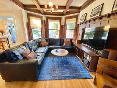 Main picture of 1345 Cole St