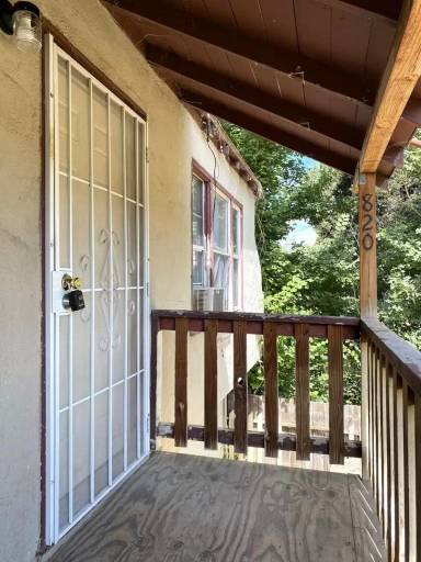 Main picture of 818 W 21st St