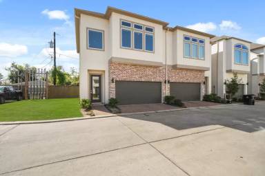 Main picture of 152 Knightsbridge Park Ln