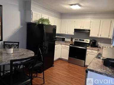 Main picture of 860 Madison St