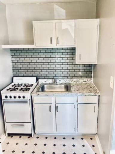 Main picture of 918 E Patapsco Ave