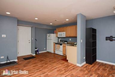 Main picture of 5953 N Kenmore Ave