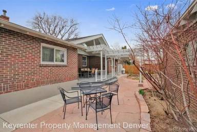 Main picture of 3737 Julian St