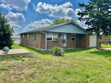 Main picture of 1228 N Texas St