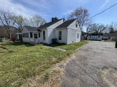 Main picture of 113 N Daisy Ave