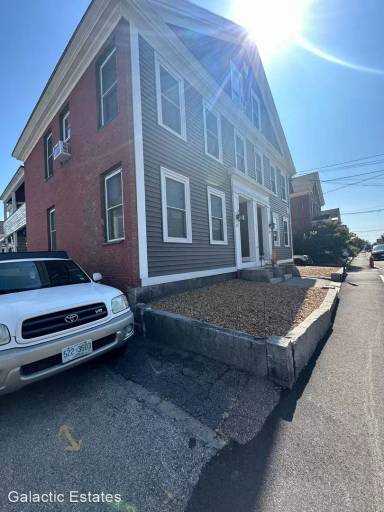 Main picture of 17 S State St