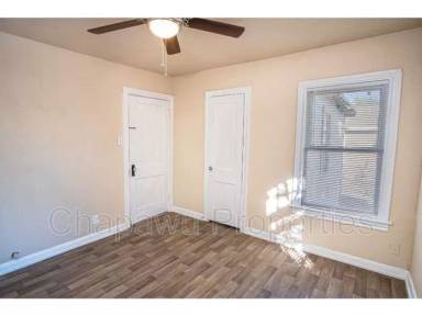 Main picture of 2242 Burnet St