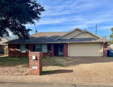 Main picture of 900 Chapel View Dr