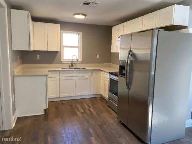 Main picture of 516 Magellan St