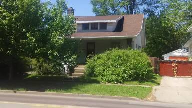 Main picture of 2715 N Sheridan Rd