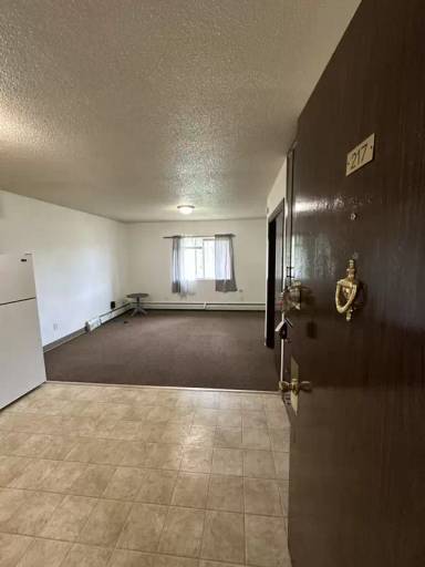 Main picture of 320 Oak Ave N