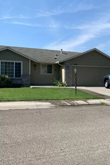 Main picture of 7887 W Pocono St