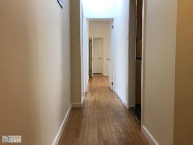Main picture of 117 W 13th St