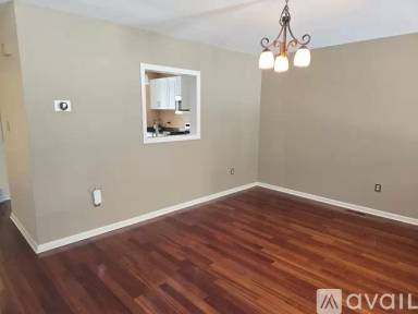Main picture of 607 Benham Ct