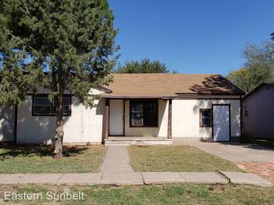 Main picture of 726 W 17th St