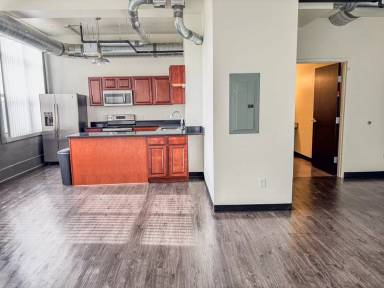 Main picture of 23 N Summit St