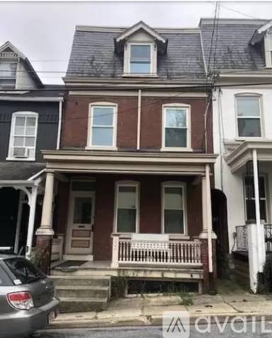 Main picture of 552 Spruce St