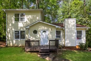 Main picture of 802 Moonlit Ln NW