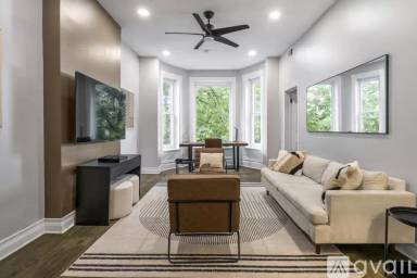 Main picture of 4125 N Ashland Ave