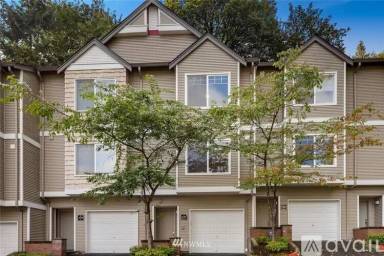 Main picture of 18501 SE Newport Way