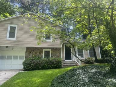 Main picture of 2966 Arden Way