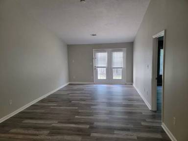Main picture of 1245 Longpoint Dr