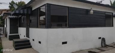 Main picture of 3153 1/2 W 109th St