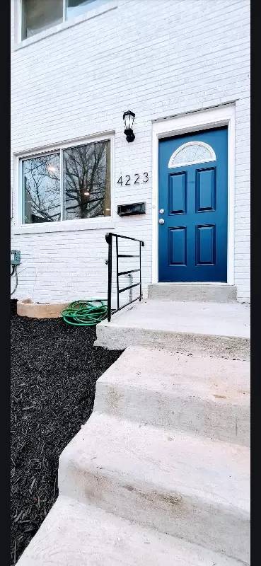 Main picture of 4223 Gault Pl NE