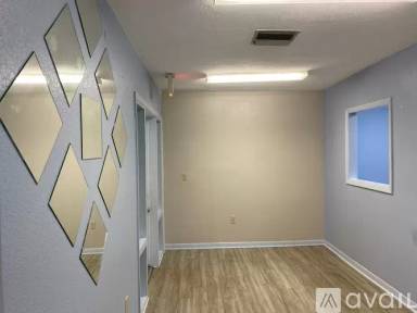 Main picture of 10333 Seminole Blvd