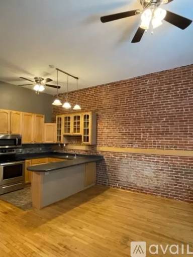 Main picture of 929 Main St